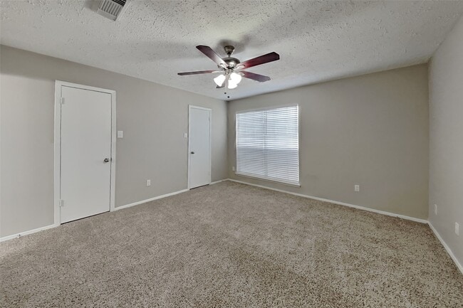 Building Photo - 4734 Lost Lake Ln