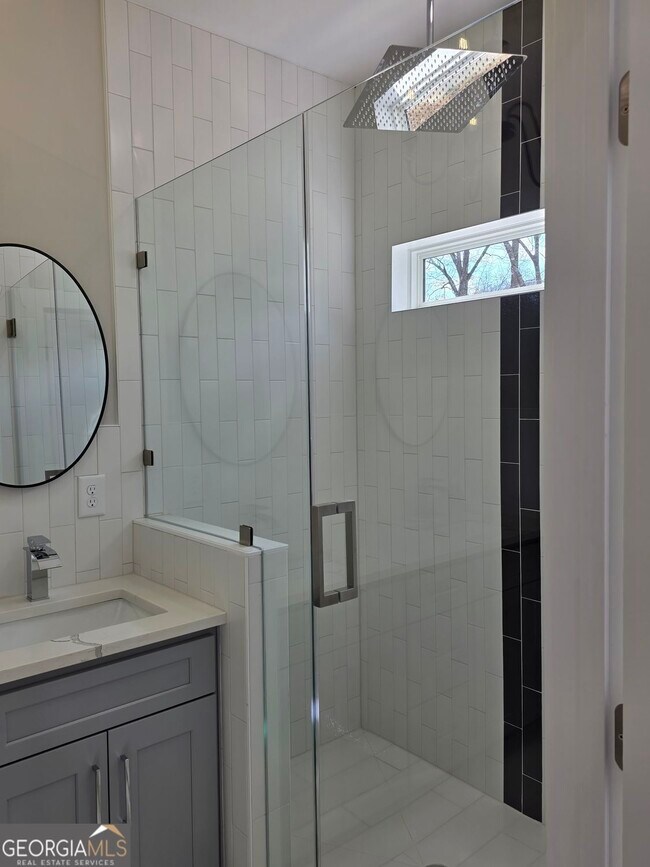 Building Photo - 43 Valley Trail SE