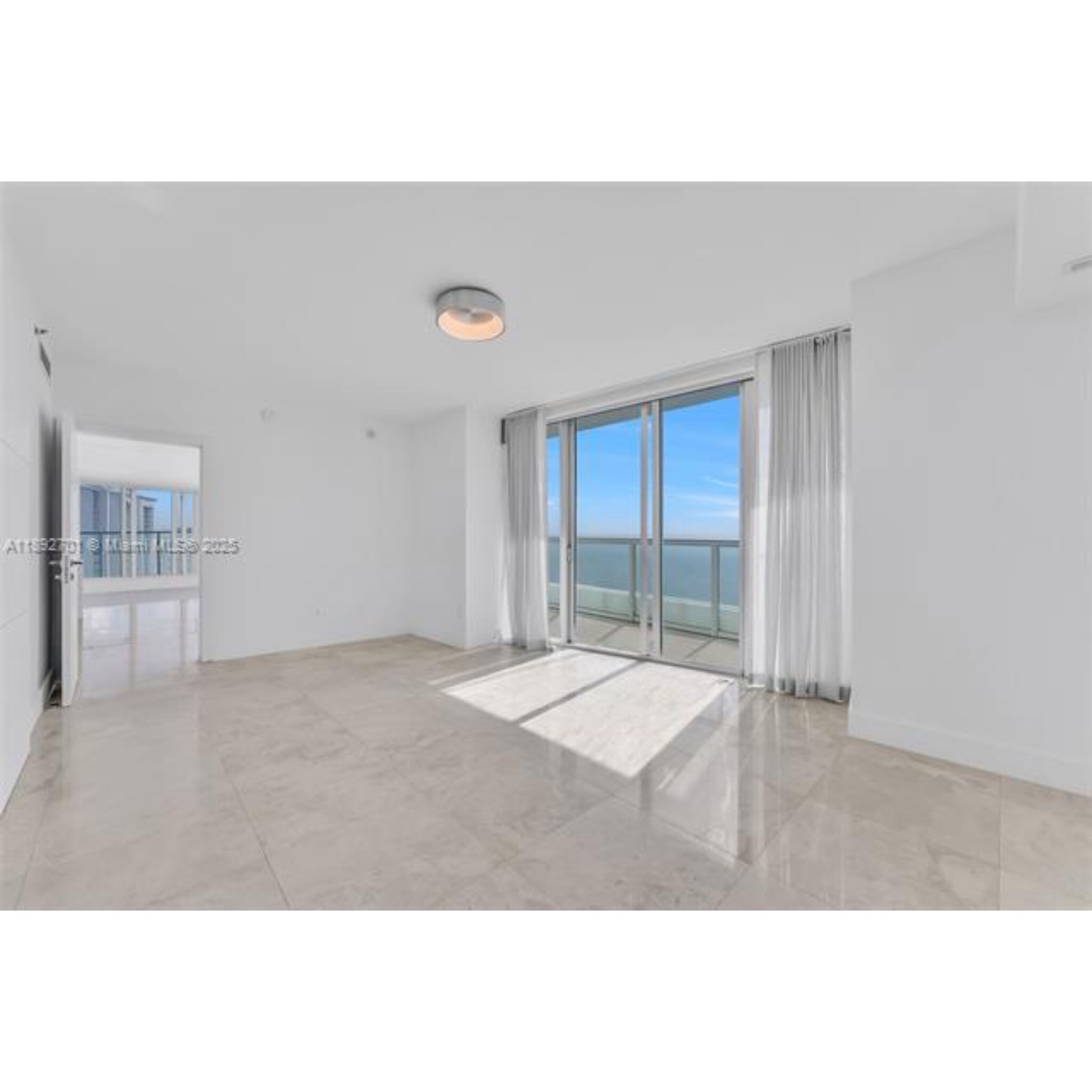 Building Photo - 465 Brickell Ave