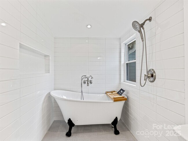 Building Photo - 42 Forsythe St