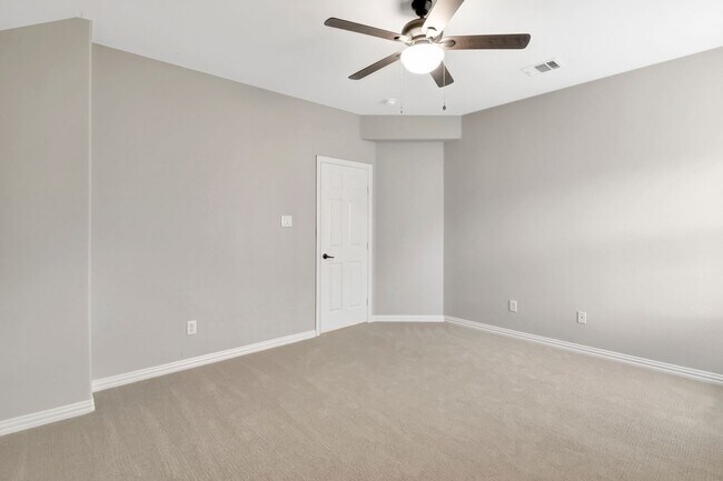 Building Photo - Stonebridge Ranch Beauty