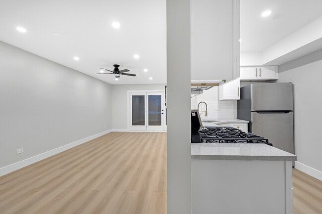 Building Photo - 10347 Dearlove Rd