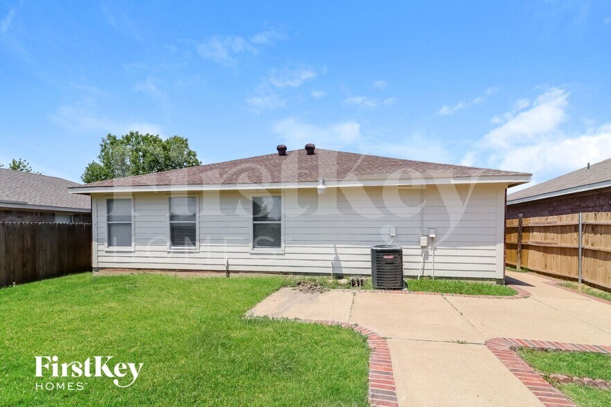 Building Photo - 7213 Ashbourne Way