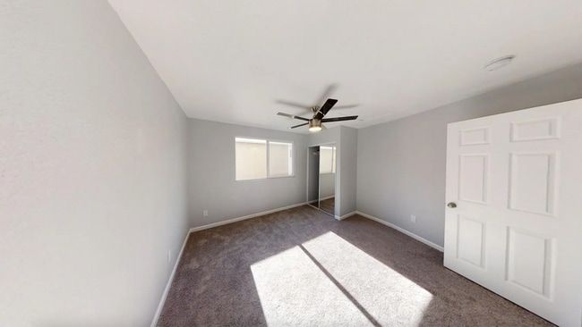 Building Photo - 5539-5541 Dorothy Dr