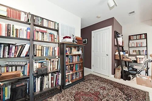 Building Photo - 602 Kentucky Ave SE