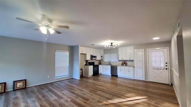 Building Photo - 14419 Cypress Leaf Dr