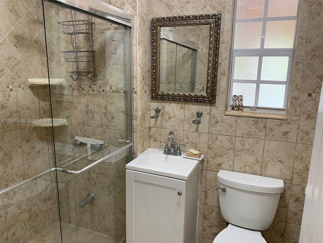 Building Photo - 3521 SW 23rd St