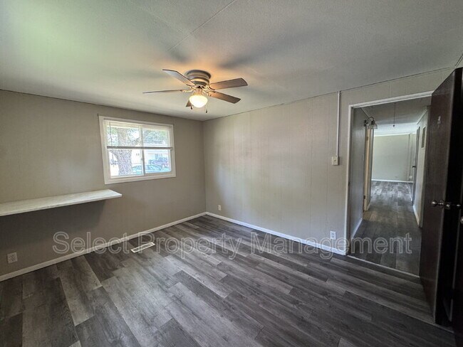 Building Photo - 1210 Asbury Dr