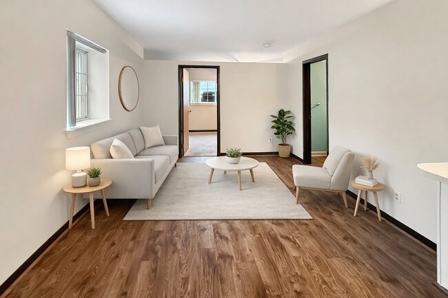 Building Photo - 3170 W Monroe St