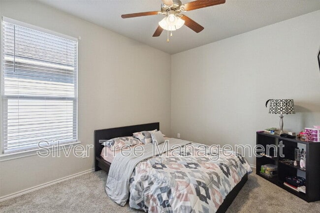 Building Photo - 1416 Elkford Ln