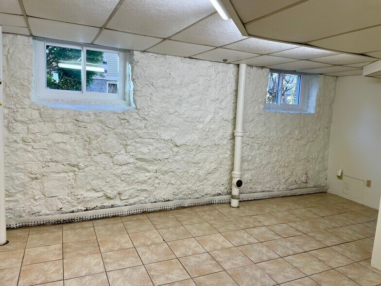 Building Photo - 1326 Vilas Ave