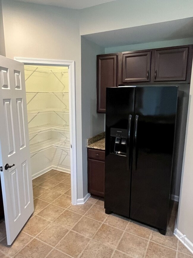 Building Photo - Beautiful 2 Story Corner Lot 3 Bed home in...