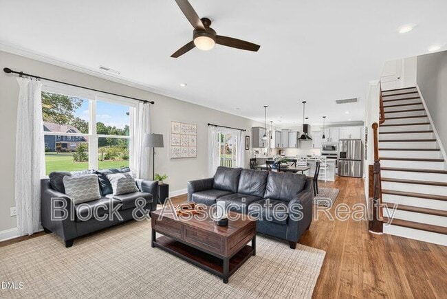 Building Photo - 236 Lily Oak Dr