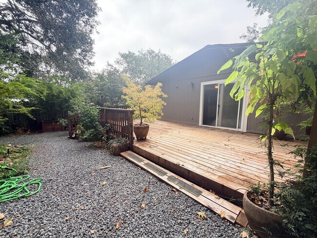 Building Photo - Serene 1-Bedroom Home with Privacy & Nature Views