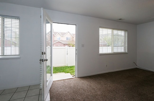 Building Photo - 10505 Sage Flats Way
