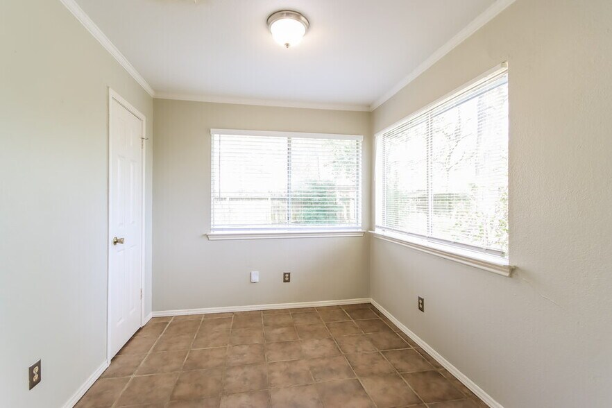 Building Photo - 5210 Kristen Ct