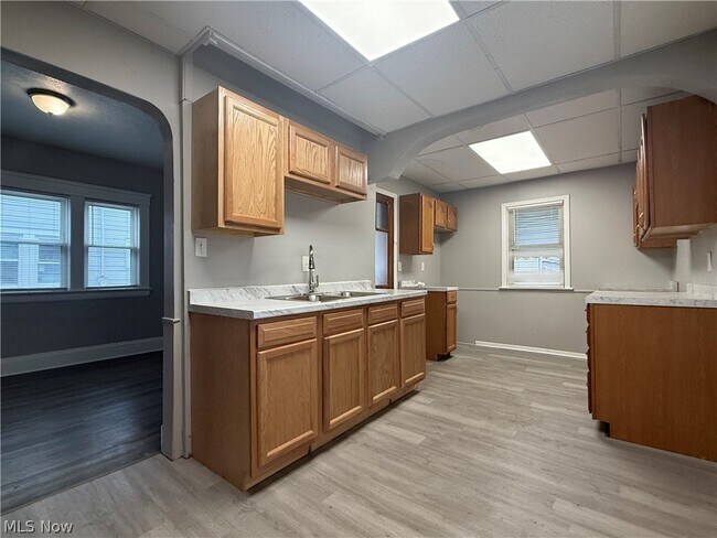 Building Photo - 3058 W 116th St