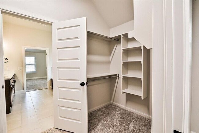 Building Photo - 9301 SW 44th Terrace