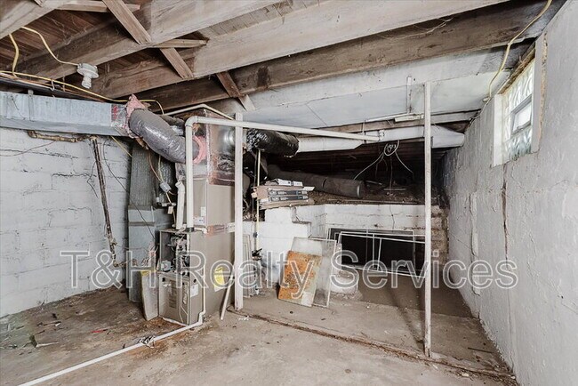 Building Photo - 1134 Lasalle St