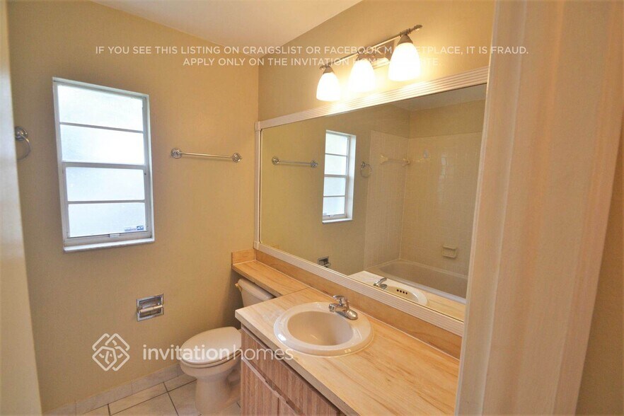 Building Photo - 1624 Carter Oaks Dr