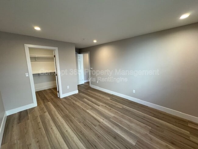 Building Photo - 1421 Obispo Ave