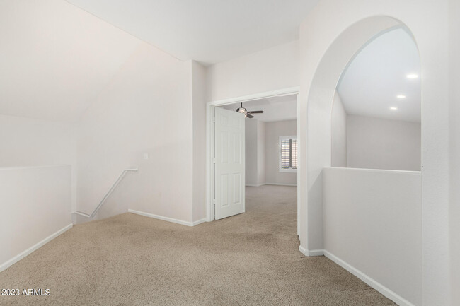 Building Photo - 1638 E Glenhaven Dr