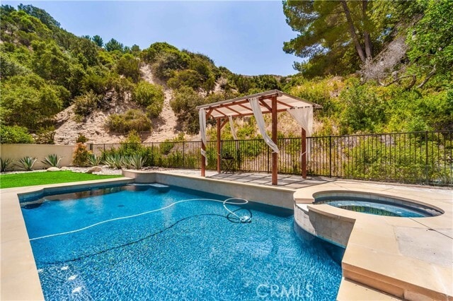 Building Photo - 24961 Alicante Dr