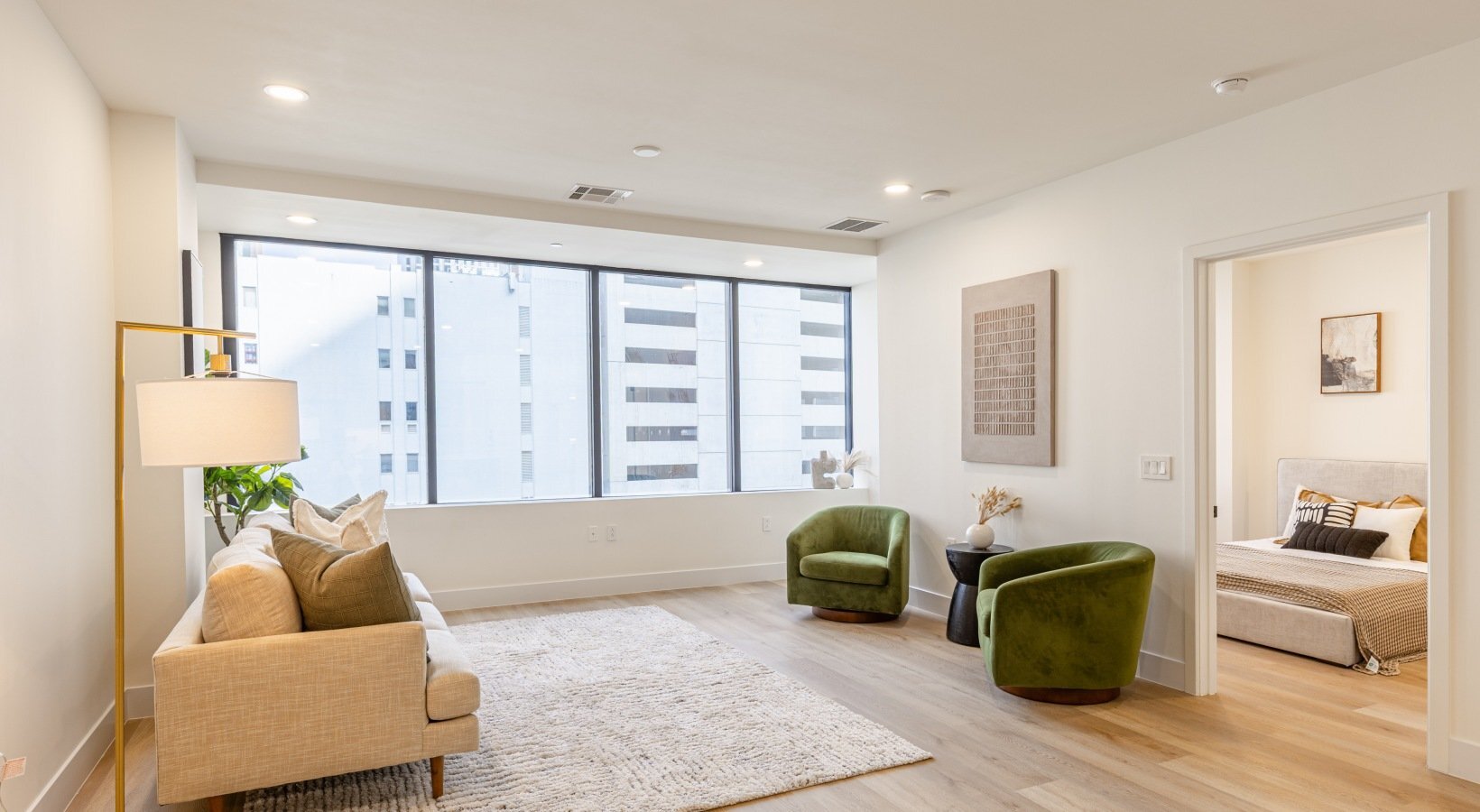 Building Photo - 411 N Akard St