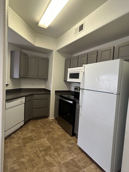 Building Photo - 13700 N Fountain Hills Blvd