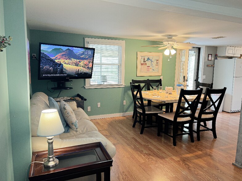 Building Photo - 3745 Holmes Creek Rd