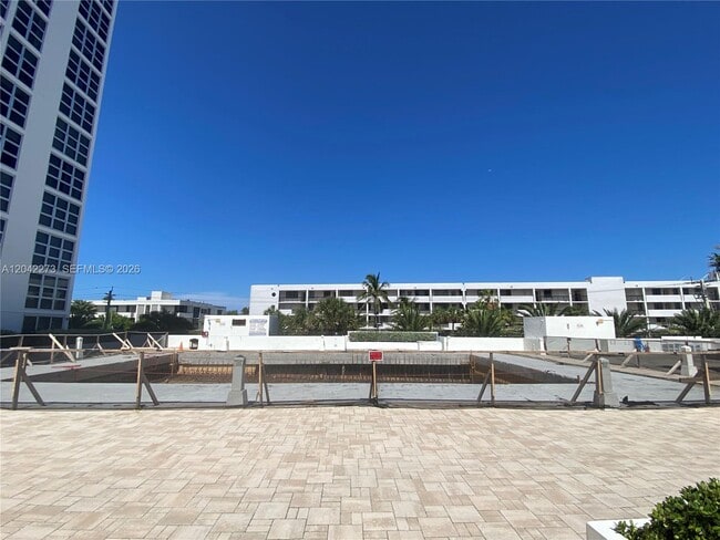 Building Photo - 531 N Ocean Blvd