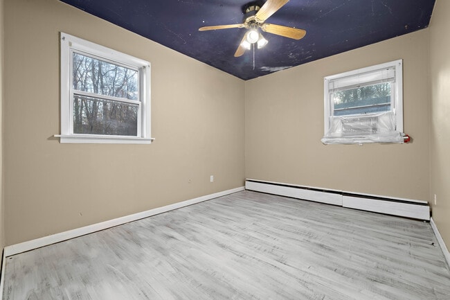 Building Photo - 15 Egypt Ln