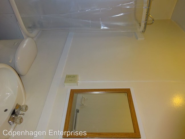 Building Photo - 507 E 14th St