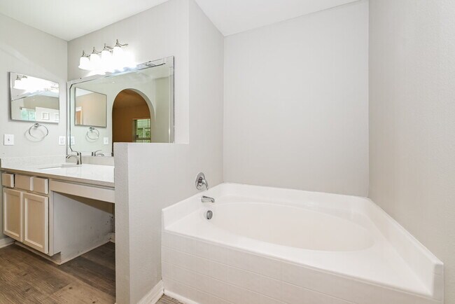 Building Photo - 4139 Woodley Creek Rd