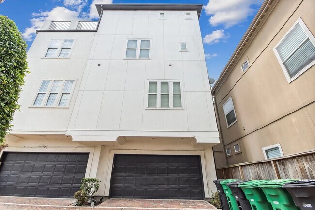 Building Photo - 2607 Cohn St