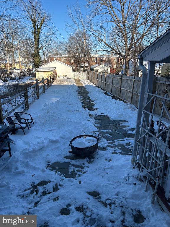 Building Photo - 520 Ridge St