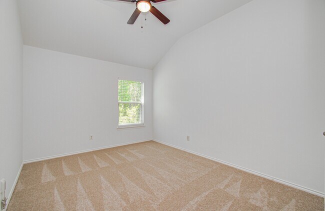 Building Photo - 743 Hallsleigh Ln