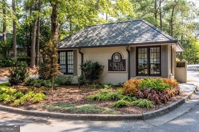 Building Photo - 82 Montre Square NW