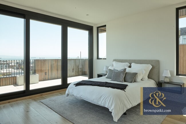 Building Photo - 335 Pennsylvania Ave