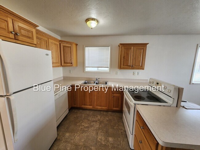 Building Photo - 952 Anne St