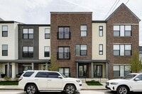 Building Photo - 2 Bed 2.5 Bath Townhome in Herron Morton!