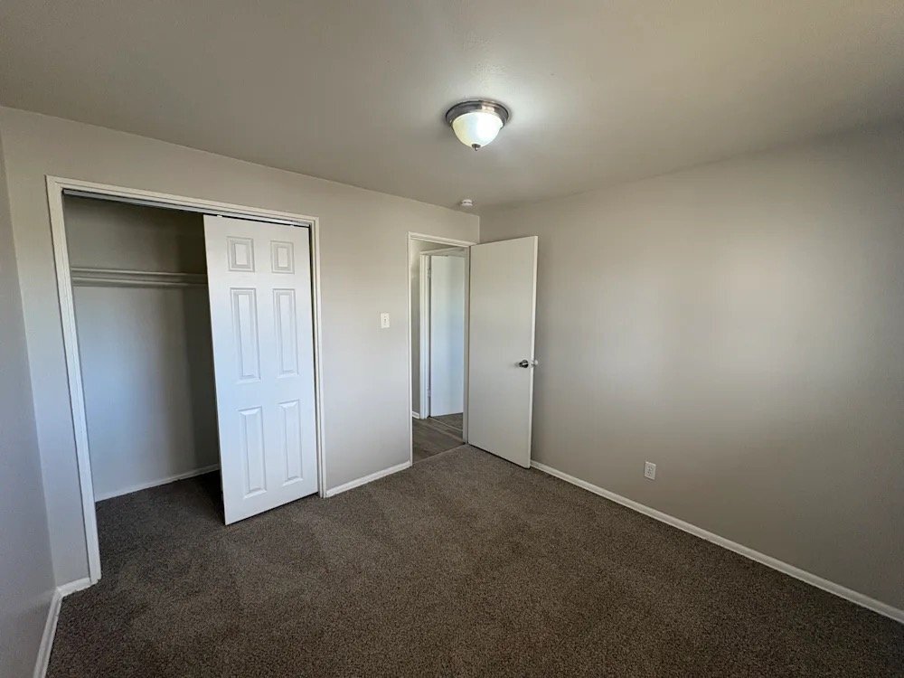 Building Photo - 3145 E Carmel Dr