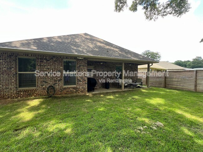 Building Photo - 4669 Sago Palm Cir