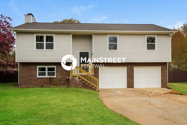 Primary Photo - 3 Bedroom Pet-Friendly Home in Mooresville...