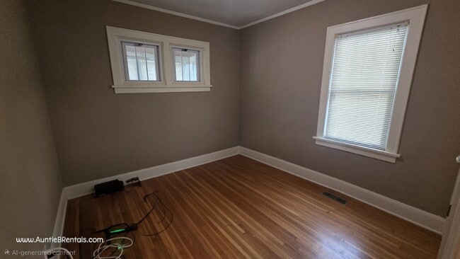 Building Photo - 428 Warwick St