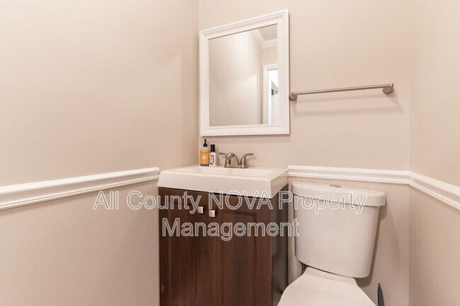 Building Photo - 4126 Lenox Dr