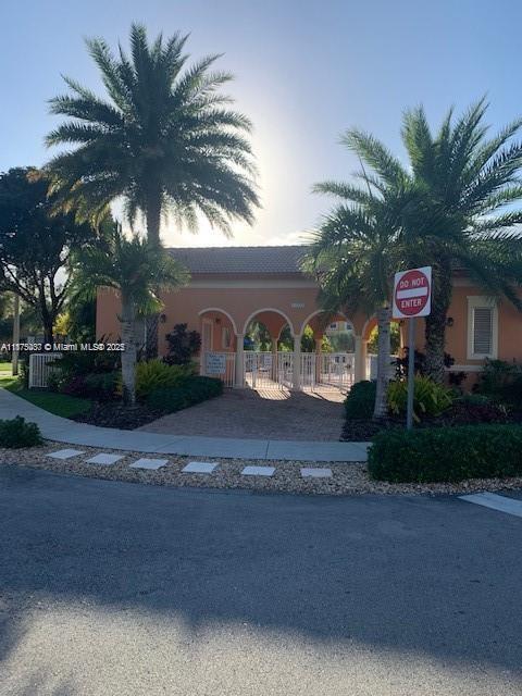 Building Photo - 10865 NW 84th St