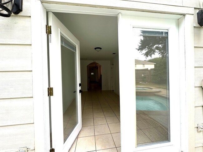 Building Photo - 24914 Aughton Ct