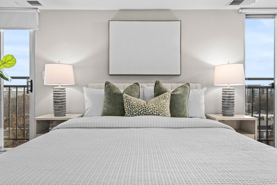 Building Photo - 700 7th St SW