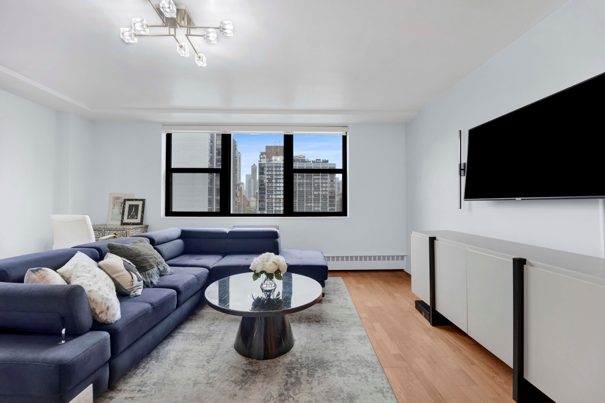 Building Photo - 1445 N State Pkwy